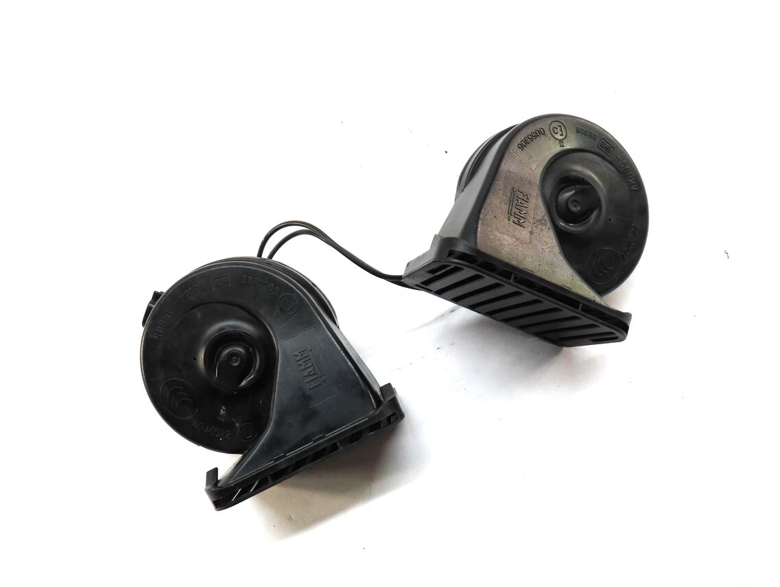 Thumbnail 1: 2010-2016 RANGE ROVER SPORT (L320) LR4 - HIGH & LOW TONE SAFETY HORN SET