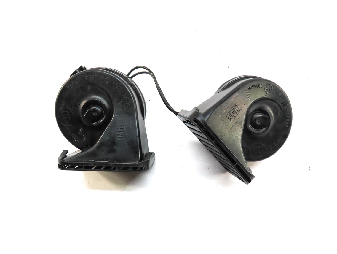 Thumbnail 2: 2010-2016 RANGE ROVER SPORT (L320) LR4 - HIGH & LOW TONE SAFETY HORN SET
