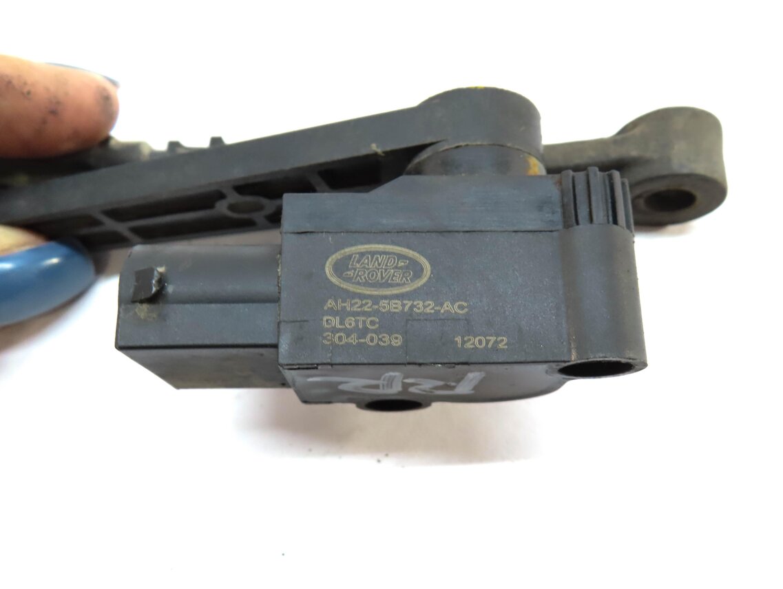Thumbnail 5: 2012 RANGE ROVER SPORT (L320) REAR RIGHT SUSPENSION HEIGHT LEVEL SENSOR