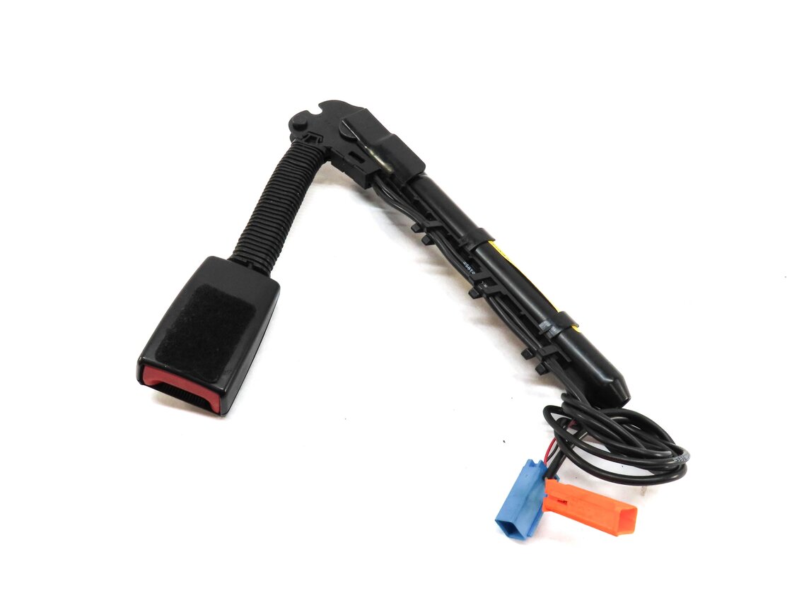 Thumbnail 2: 2008-2016 LR3 LR4 / RANGE ROVER SPORT (L320) RIGHT PASSENGER SEATBELT RECEIVER