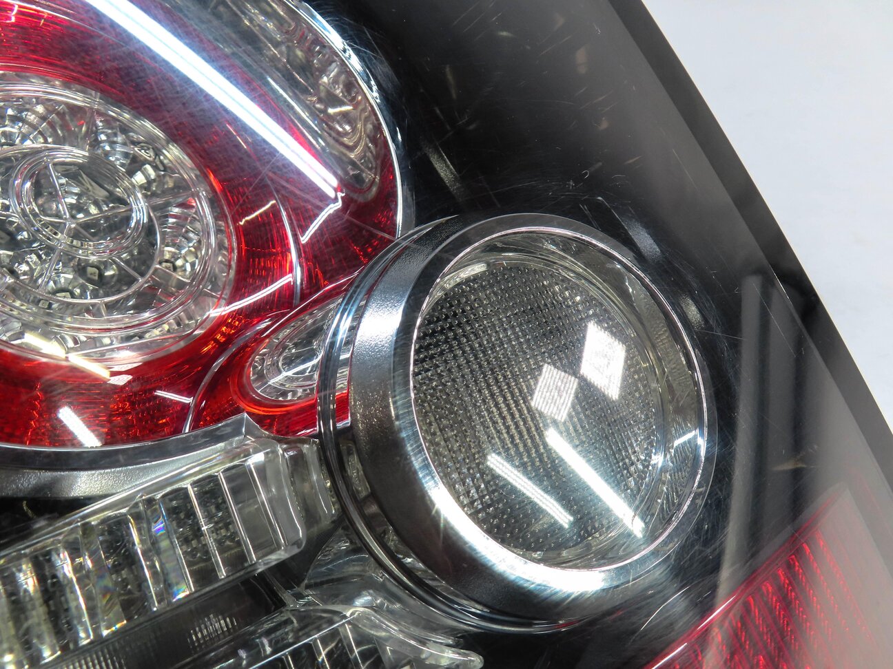 Thumbnail 7: 2012-2013 RANGE ROVER SPORT (L320) LEFT DRIVER REAR TAILLIGHT BRAKE LIGHT LAMP