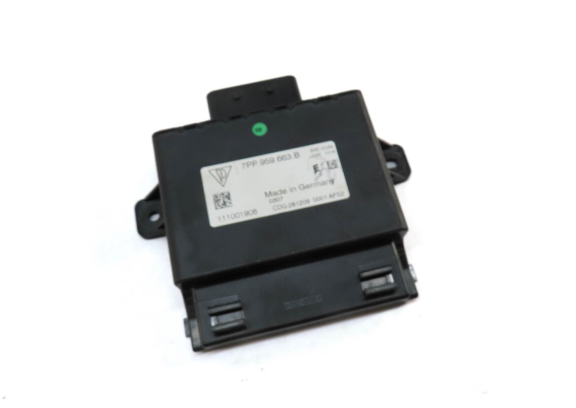 Thumbnail 1: 2010 PORSCHE PANAMERA (970 G1) VOLTAGE CONVERTER CONTROL MODULE