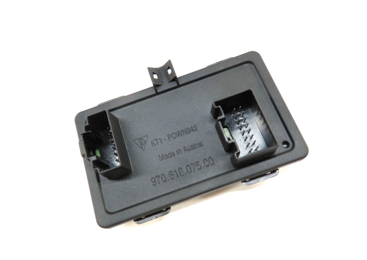 Thumbnail 1: 2010 PORSCHE PANAMERA (970 G1) BATTERY POWER JUNCTION CONTROL MODULE