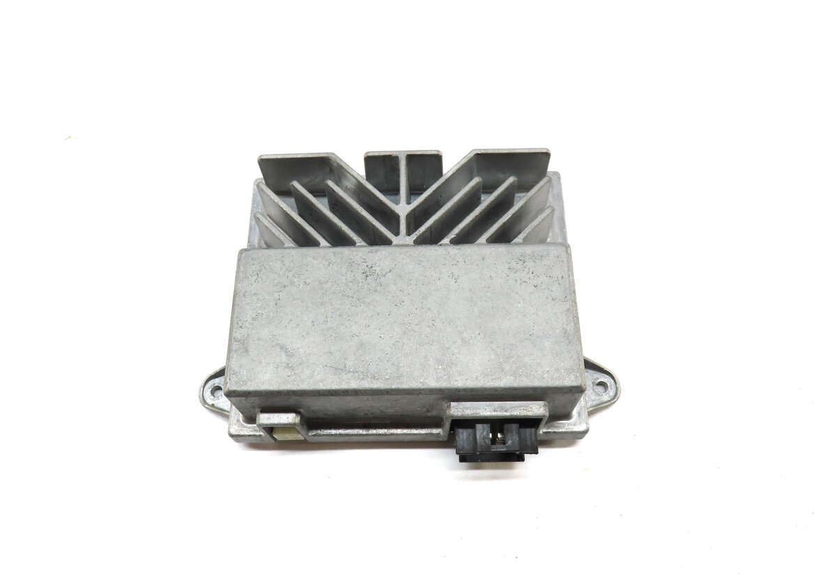Thumbnail 2: 2010 PORSCHE PANAMERA (970 G1) BURMESTER AUDIO SUB SUBWOOFER AMP AMPLIFIER