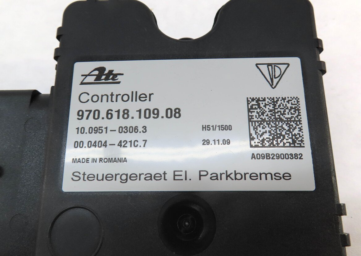 Thumbnail 4: 2010 PORSCHE PANAMERA (970 G1) ELECTRONIC PARKING BRAKE CONTROL MODULE