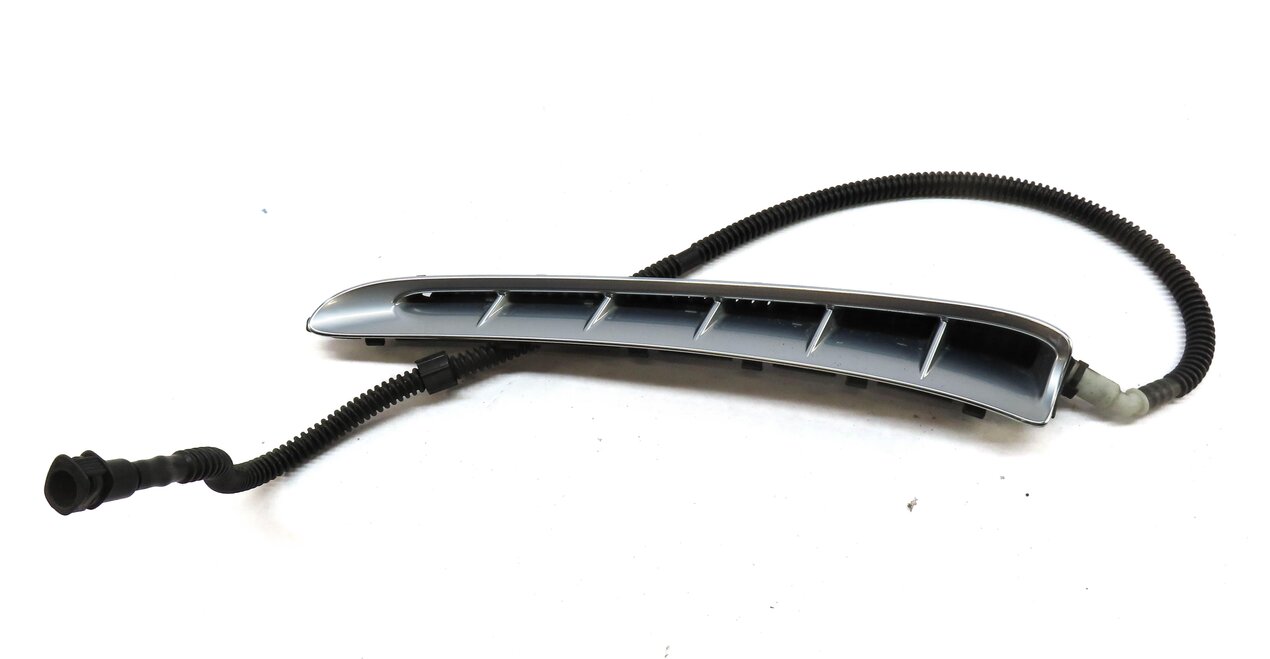Thumbnail 2: 2010 PORSCHE PANAMERA (970 G1) FRONT LEFT DRIVER FENDER VENT GRILLE TRIM