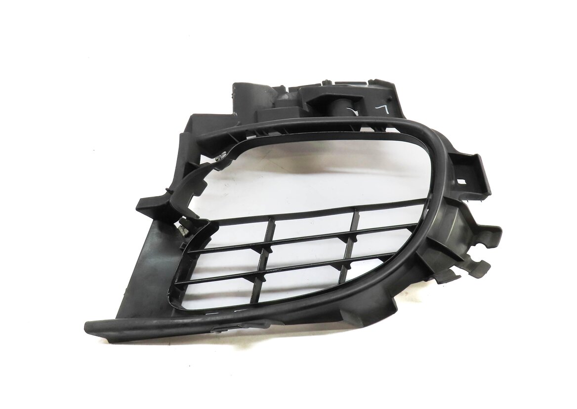 Thumbnail 2: 2010 PORSCHE PANAMERA (970 G1) FRONT LEFT DRIVER LOWER BUMPER GRILLE VENT TRIM