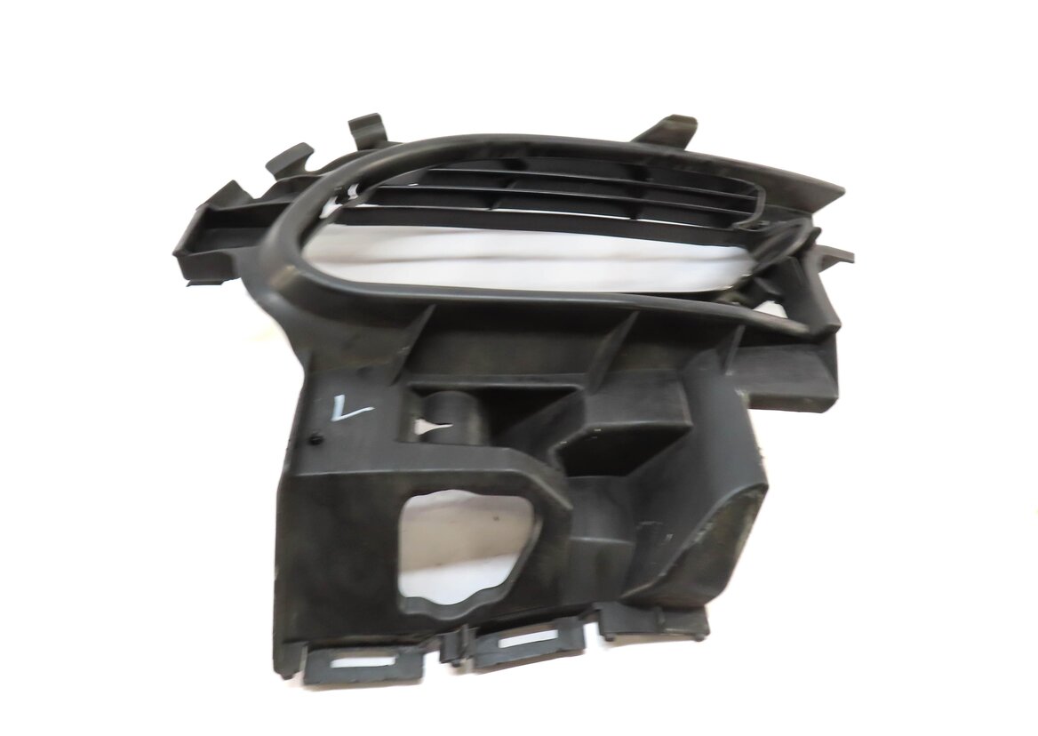 Thumbnail 3: 2010 PORSCHE PANAMERA (970 G1) FRONT LEFT DRIVER LOWER BUMPER GRILLE VENT TRIM