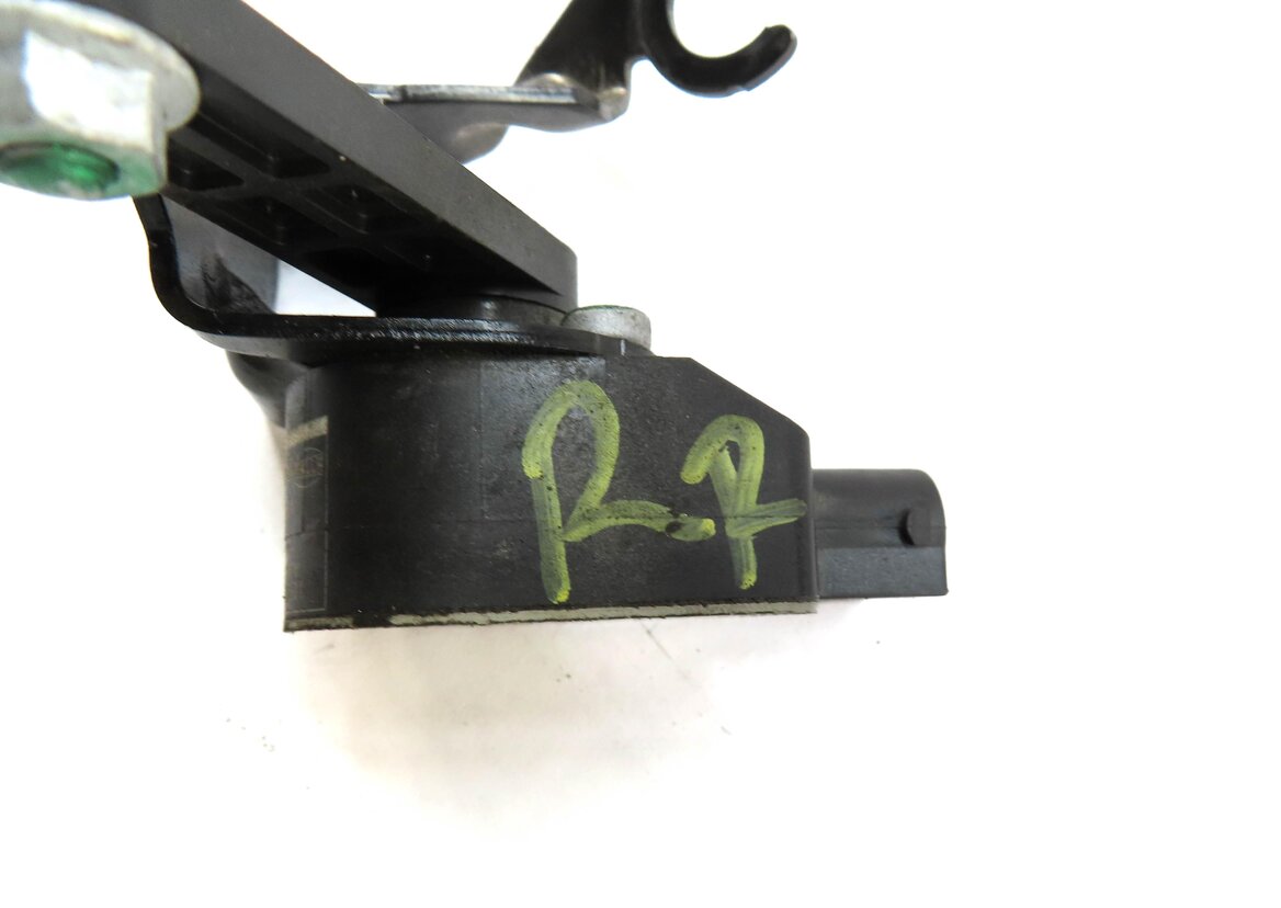 Thumbnail 4: 2010 PORSCHE PANAMERA (970 G1) REAR RIGHT SUSPENSION HEIGHT LEVEL SENSOR