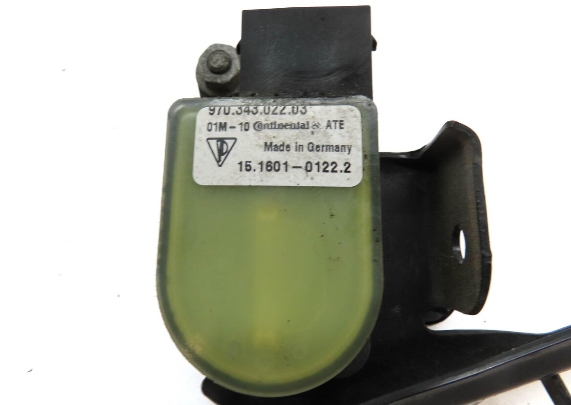 Thumbnail 4: 2010 PORSCHE PANAMERA (970 G1) FRONT RIGHT SUSPENSION HEIGHT LEVEL SENSOR