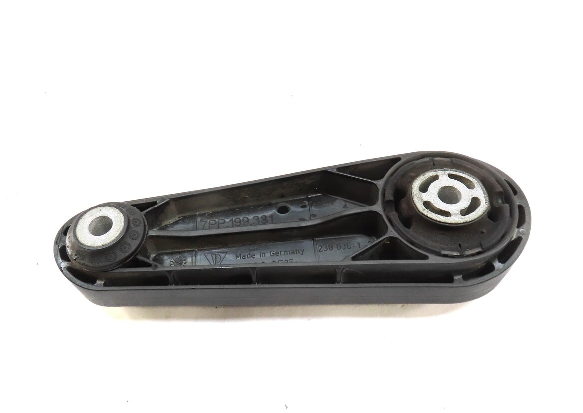 Thumbnail 2: 2010 PORSCHE PANAMERA (970 G1) 4.8L M48 ENGINE TORSION ARM MOTOR MOUNT