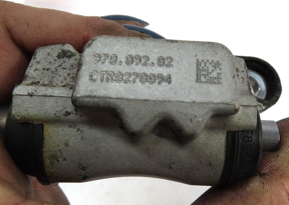 Thumbnail 6: 2010 PORSCHE PANAMERA (970 G1) REAR RIGHT PASSENGER BRAKE CALIPER ACTUATOR MOTOR