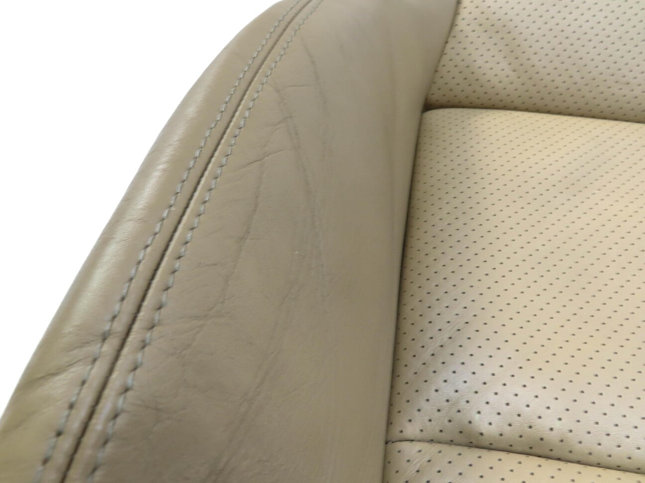 Thumbnail 6: 2010 PORSCHE PANAMERA (970 G1) PASSENGER LOWER BOTTOM HEATED SEAT CUSHION BEIGE
