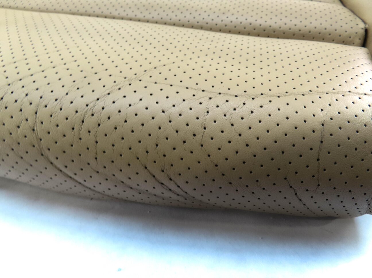 Thumbnail 8: 2010 PORSCHE PANAMERA (970 G1) DRIVER LOWER BOTTOM HEATED SEAT CUSHION (BEIGE)