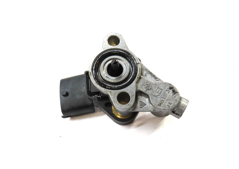 Thumbnail 2: 2010 PORSCHE PANAMERA (970 G1) 4.8L M48 TURBO ENGINE OIL PRESSURE SENSOR