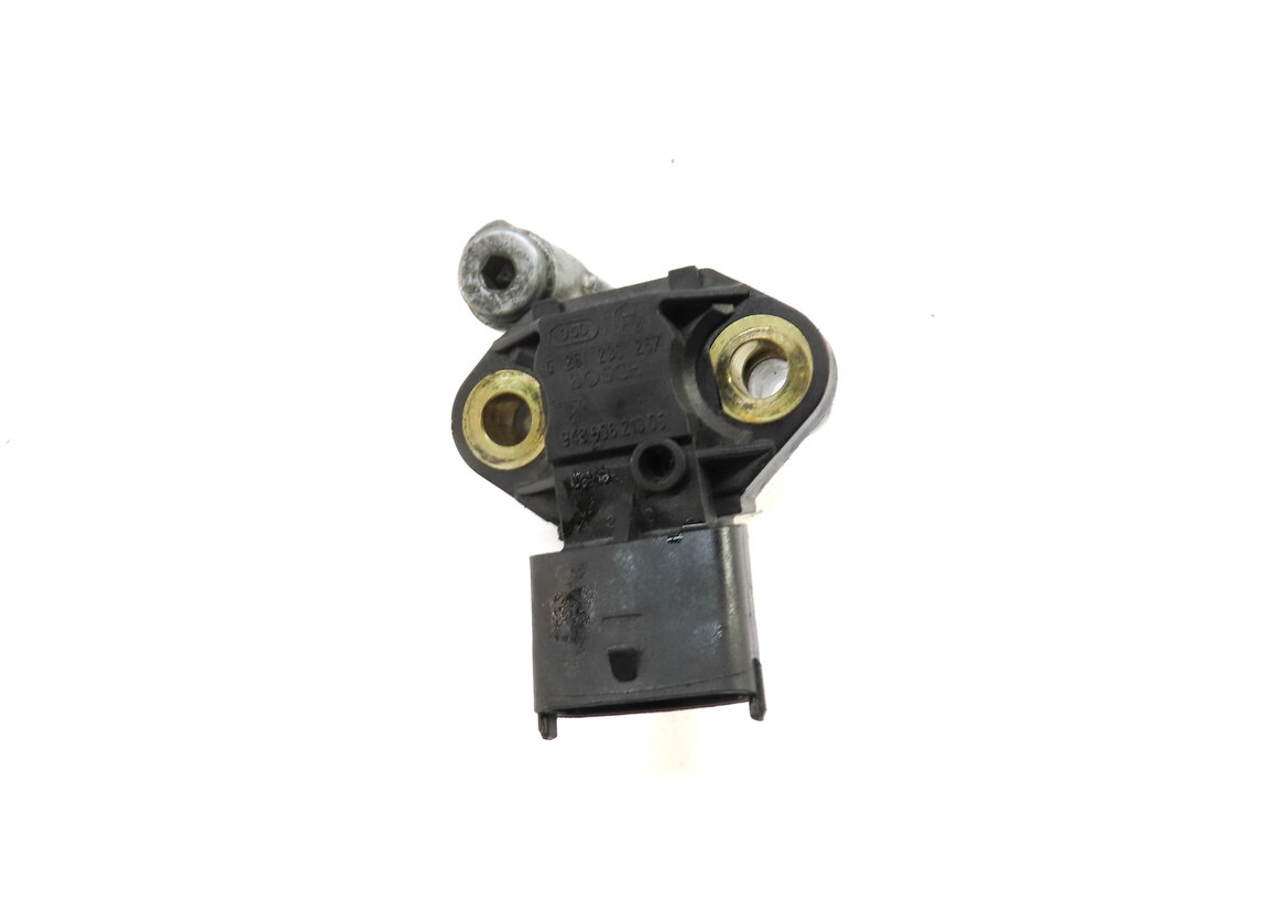 Thumbnail 4: 2010 PORSCHE PANAMERA (970 G1) 4.8L M48 TURBO ENGINE OIL PRESSURE SENSOR