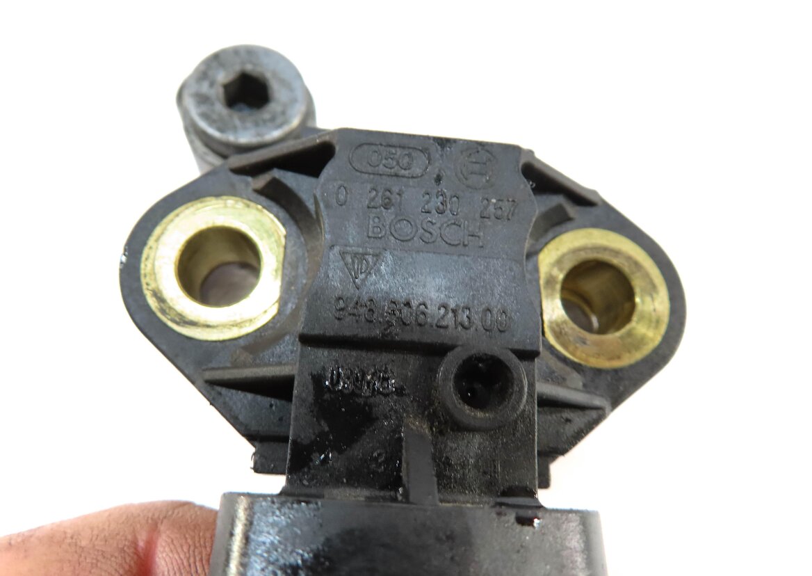 Thumbnail 5: 2010 PORSCHE PANAMERA (970 G1) 4.8L M48 TURBO ENGINE OIL PRESSURE SENSOR