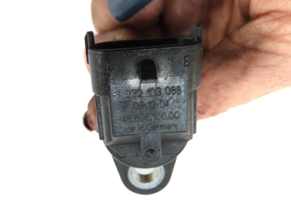 Thumbnail 3: 2010 PORSCHE PANAMERA (970 G1) 4.8L M48 TURBO ENGINE CAMSHAFT POSITION SENSOR