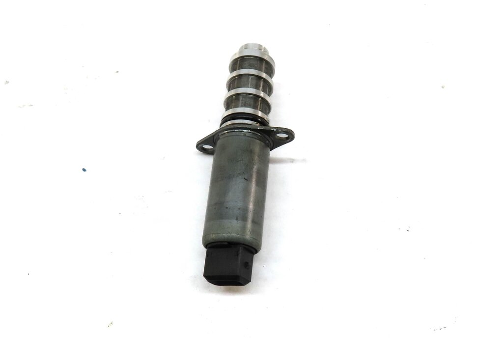 Thumbnail 2: 2010 PORSCHE PANAMERA (970 G1) 4.8L M48 TURBO ENGINE VVT TIMING SOLENOID