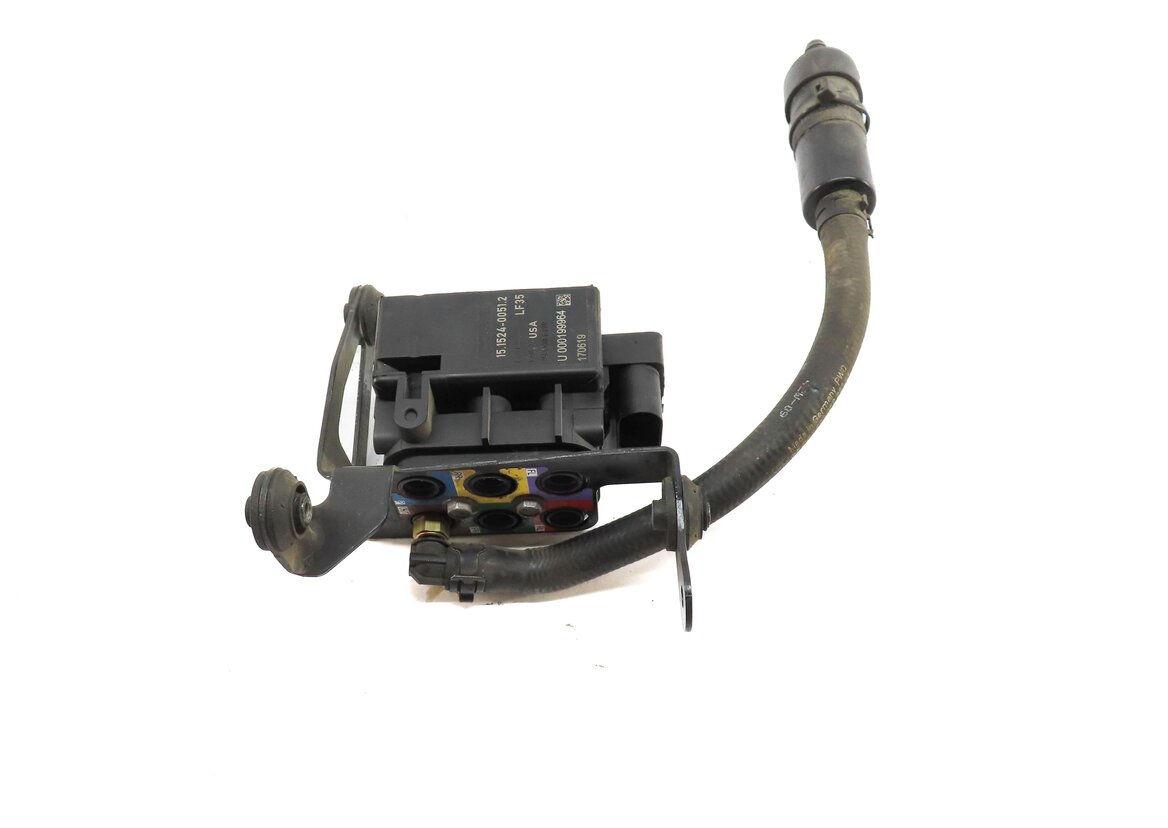 Thumbnail 2: 2010 PORSCHE PANAMERA (970 G1) REAR AIR SUSPENSION DISTRIBUTION VALVE BLOCK