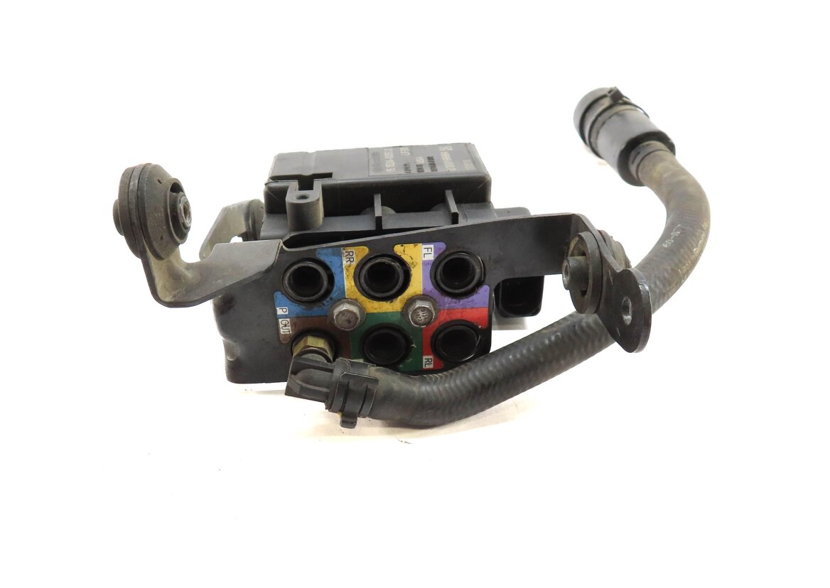 Thumbnail 3: 2010 PORSCHE PANAMERA (970 G1) REAR AIR SUSPENSION DISTRIBUTION VALVE BLOCK