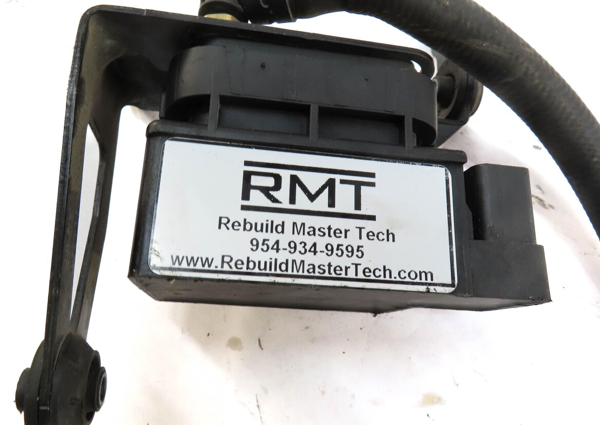Thumbnail 5: 2010 PORSCHE PANAMERA (970 G1) REAR AIR SUSPENSION DISTRIBUTION VALVE BLOCK