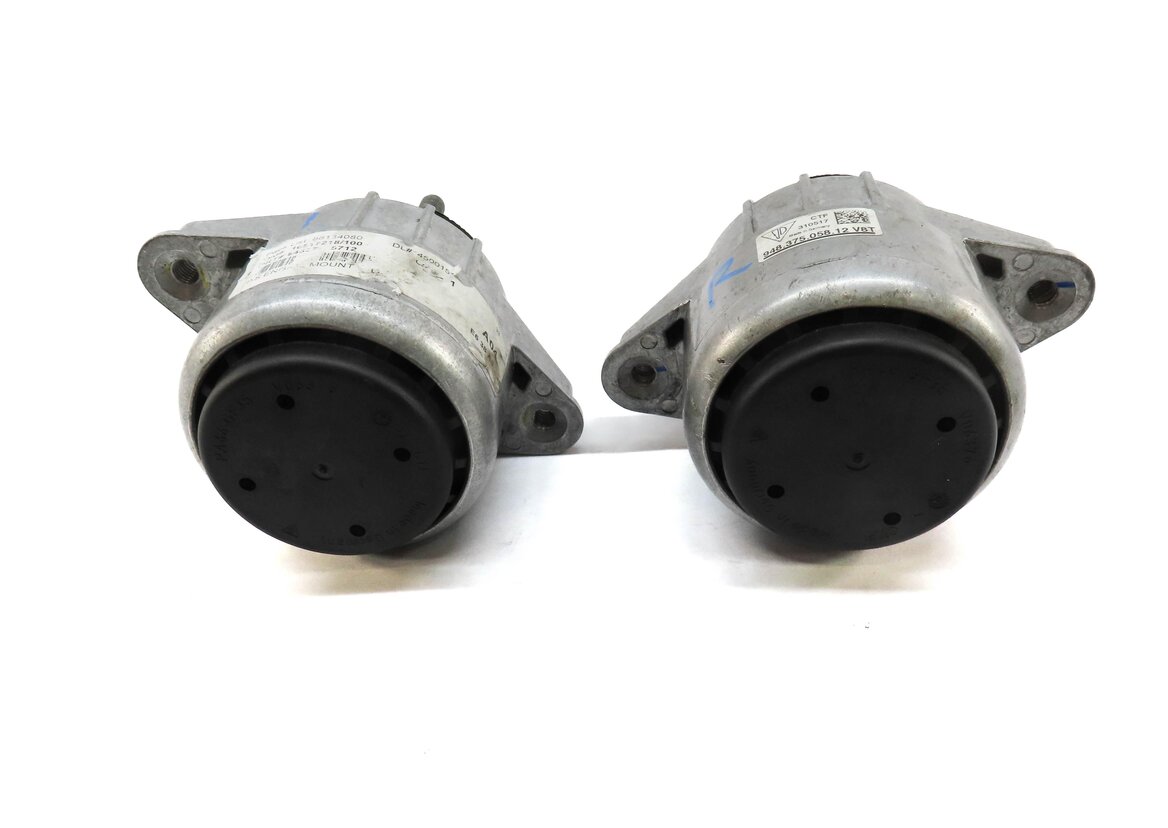 Thumbnail 2: 2010 PORSCHE PANAMERA (970 G1) 4.8L M48 TURBO ENGINE MOTOR MOUNT SET-2