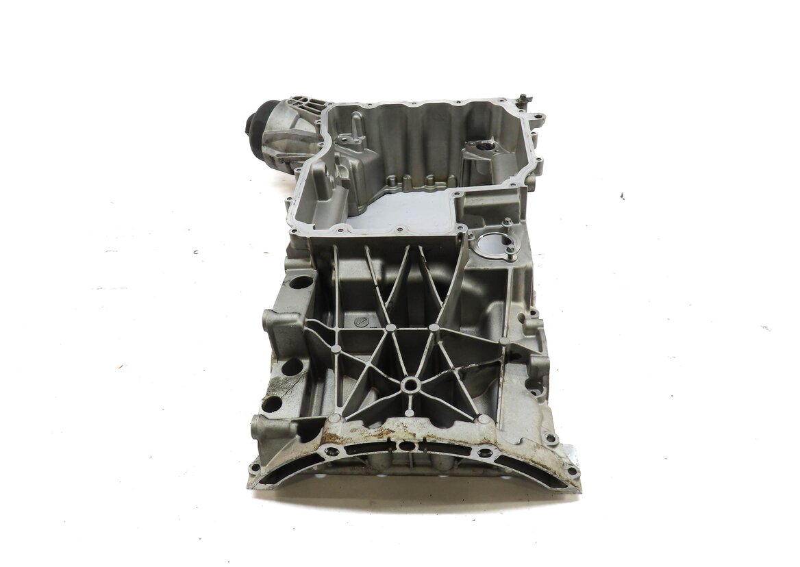 Thumbnail 3: 2010 PORSCHE PANAMERA (970 G1) 4.8L M48 TURBO ENGINE UPPER OIL PAN CRADLE
