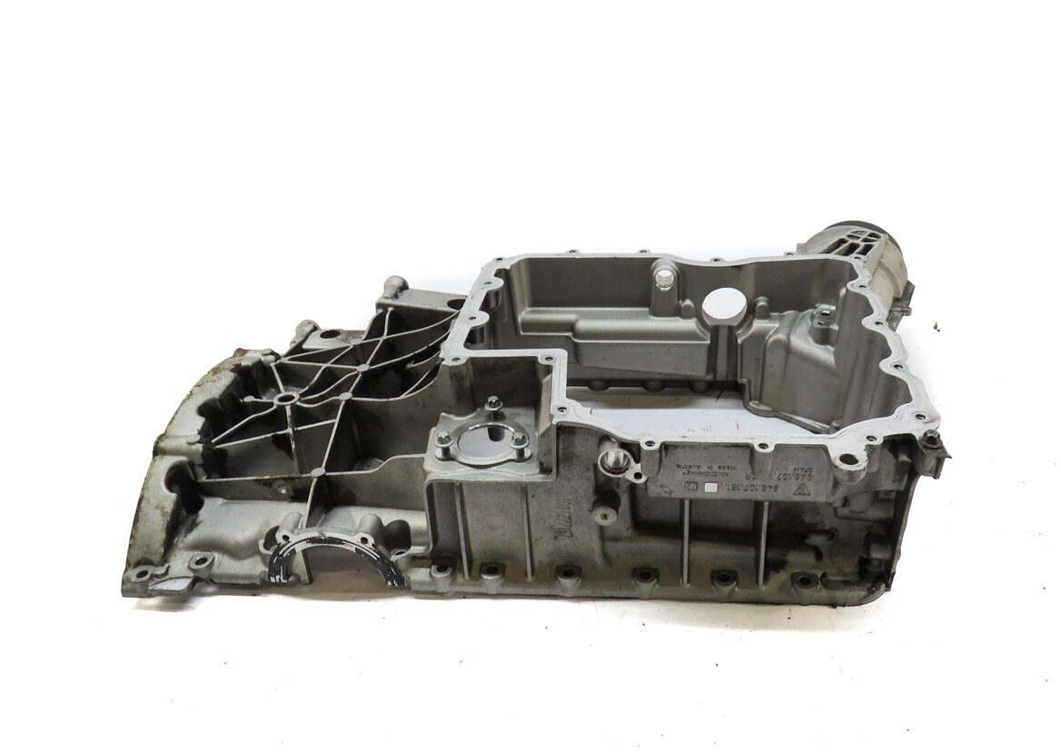 Thumbnail 4: 2010 PORSCHE PANAMERA (970 G1) 4.8L M48 TURBO ENGINE UPPER OIL PAN CRADLE