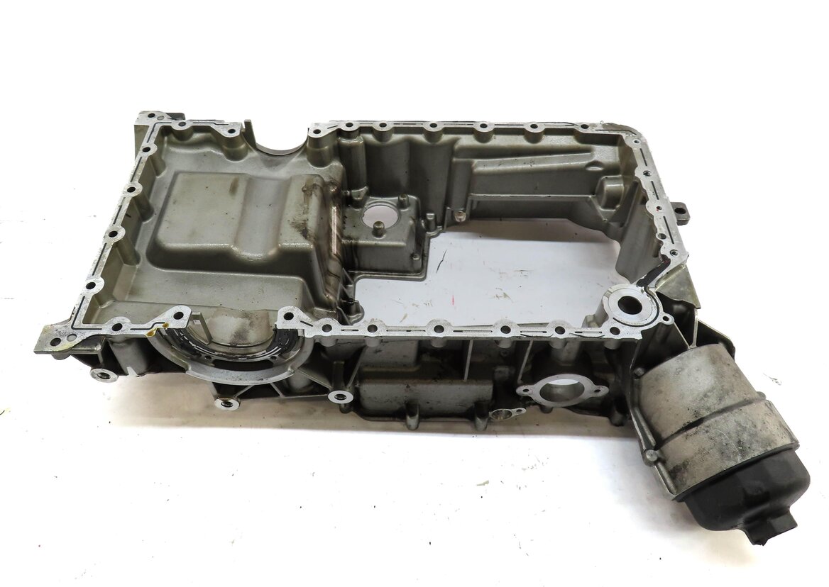 Thumbnail 5: 2010 PORSCHE PANAMERA (970 G1) 4.8L M48 TURBO ENGINE UPPER OIL PAN CRADLE