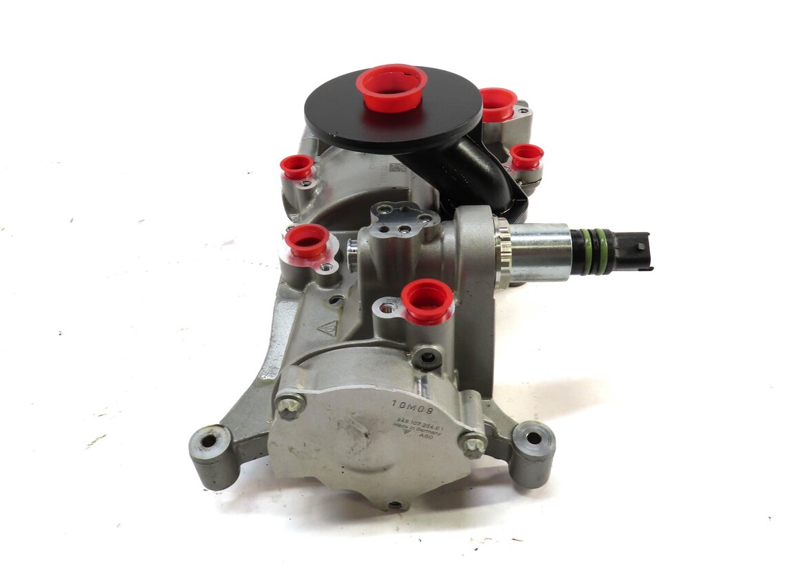 Thumbnail 4: 2010 PORSCHE PANAMERA (970 G1) 4.8L M48 TURBO ENGINE OIL PUMP ASSEMBLY