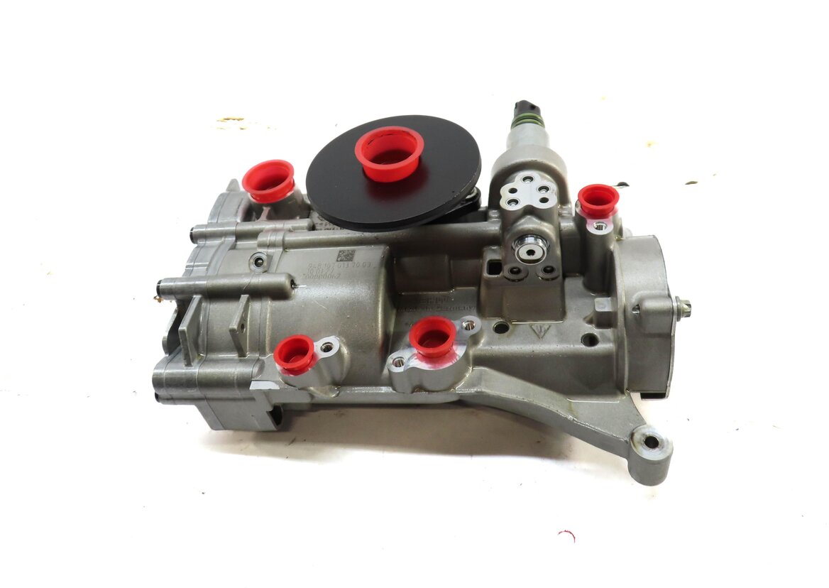 Thumbnail 5: 2010 PORSCHE PANAMERA (970 G1) 4.8L M48 TURBO ENGINE OIL PUMP ASSEMBLY