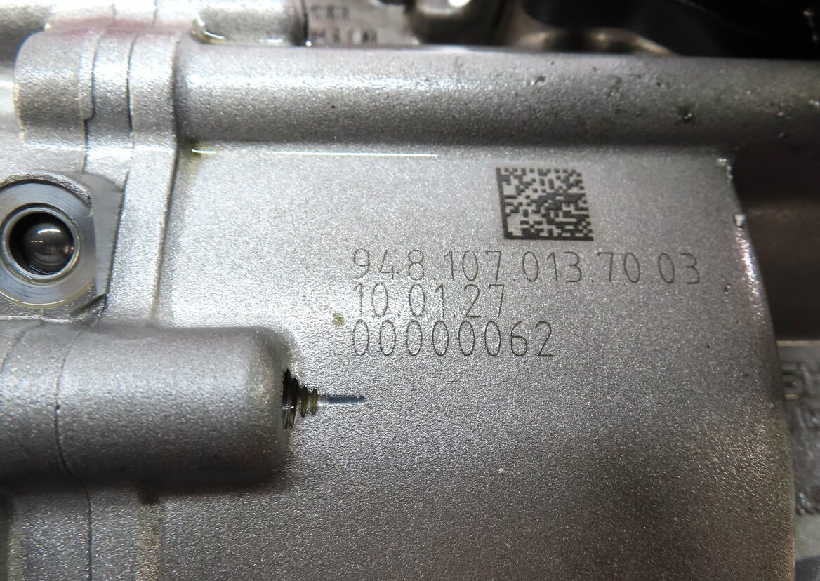 Thumbnail 7: 2010 PORSCHE PANAMERA (970 G1) 4.8L M48 TURBO ENGINE OIL PUMP ASSEMBLY