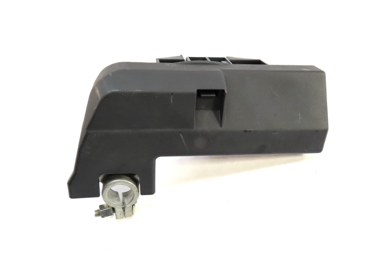 Thumbnail 4: 2014 AUDI A4 (B8 8K) BATTERY TERMINAL w/ OVERLOAD PROTECTION SWITCH