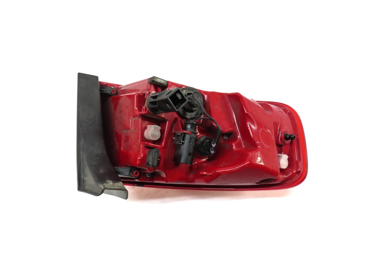 Thumbnail 4: 13-16 AUDI A4 S4 B8 8K REAR RIGHT PASSENGER OUTER TAILLIGHT BRAKE LIGHT LAMP LED