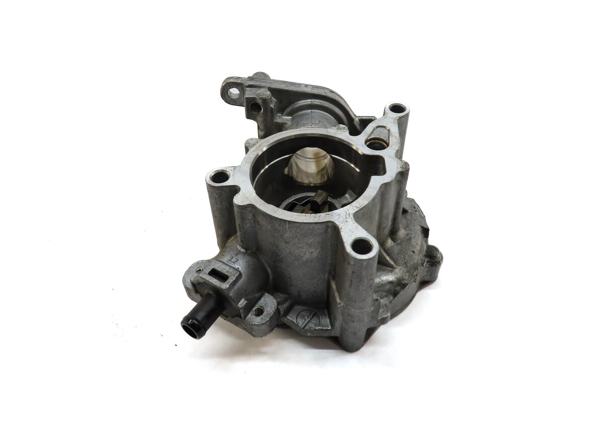 Thumbnail 2: 2009-2017 AUDI A4 A5 A6 (B8 8T 8K C7) 2.0L TURBO ENGINE BRAKE VACUUM PUMP