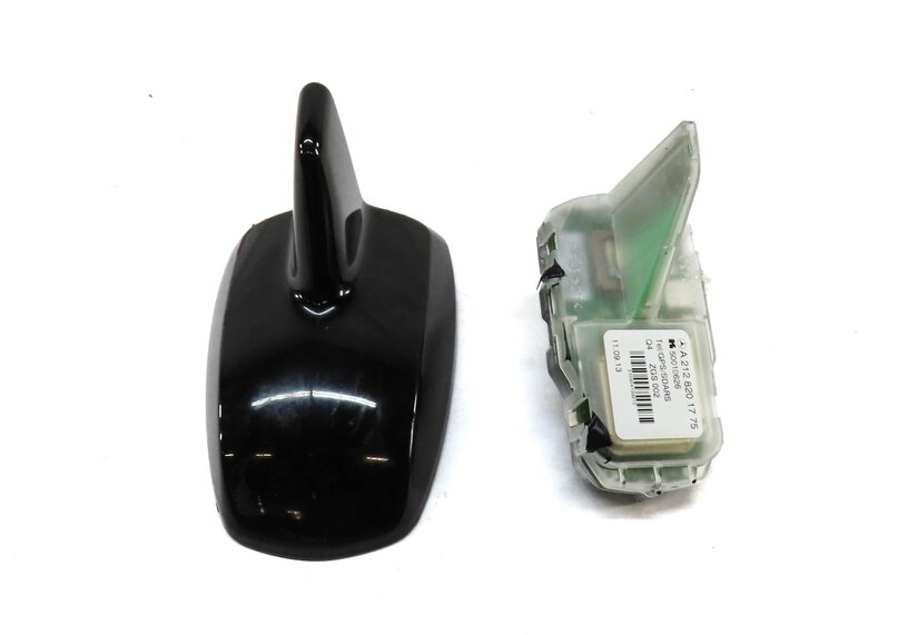 Thumbnail 2: 2014 MERCEDES E350 (W212) ROOF RADIO STEREO SHARK FIN ANTENNA (BLACK)
