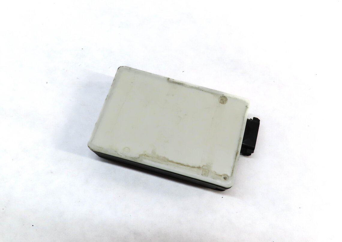 Thumbnail 1: 2014 MERCEDES E350 (W212) REAR BLIND SPOT RADAR DISTRONIC SENSOR MODULE