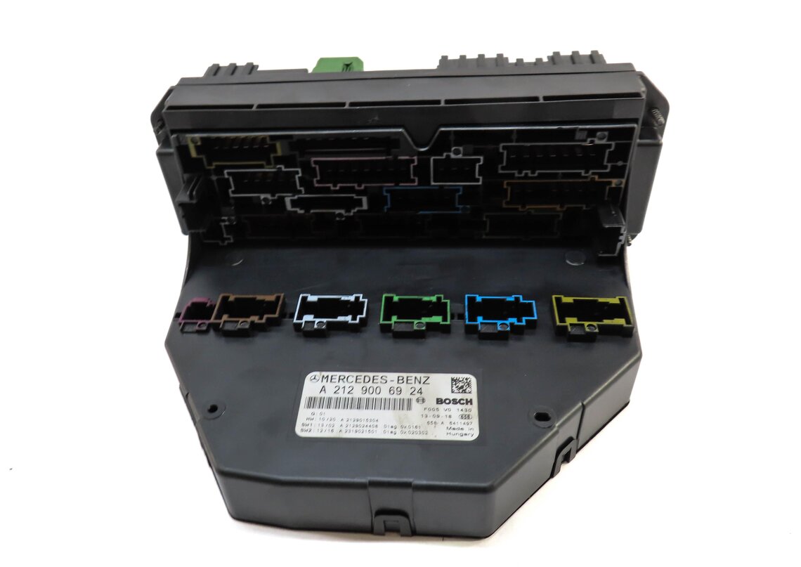 Thumbnail 2: 14-15 MERCEDES E SL CLS (C218 R231 W212) FRONT SIGNAL ACQUISITION CONTROL MODULE