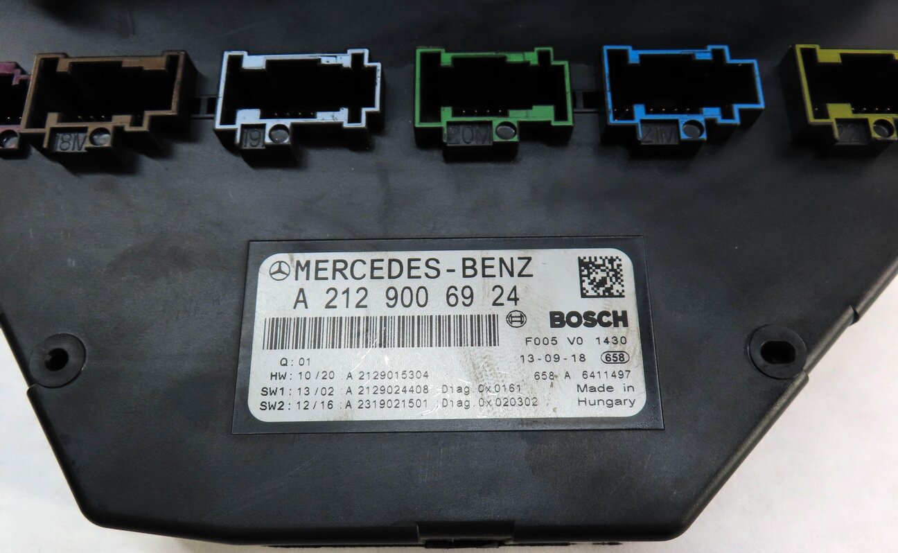 Thumbnail 5: 14-15 MERCEDES E SL CLS (C218 R231 W212) FRONT SIGNAL ACQUISITION CONTROL MODULE