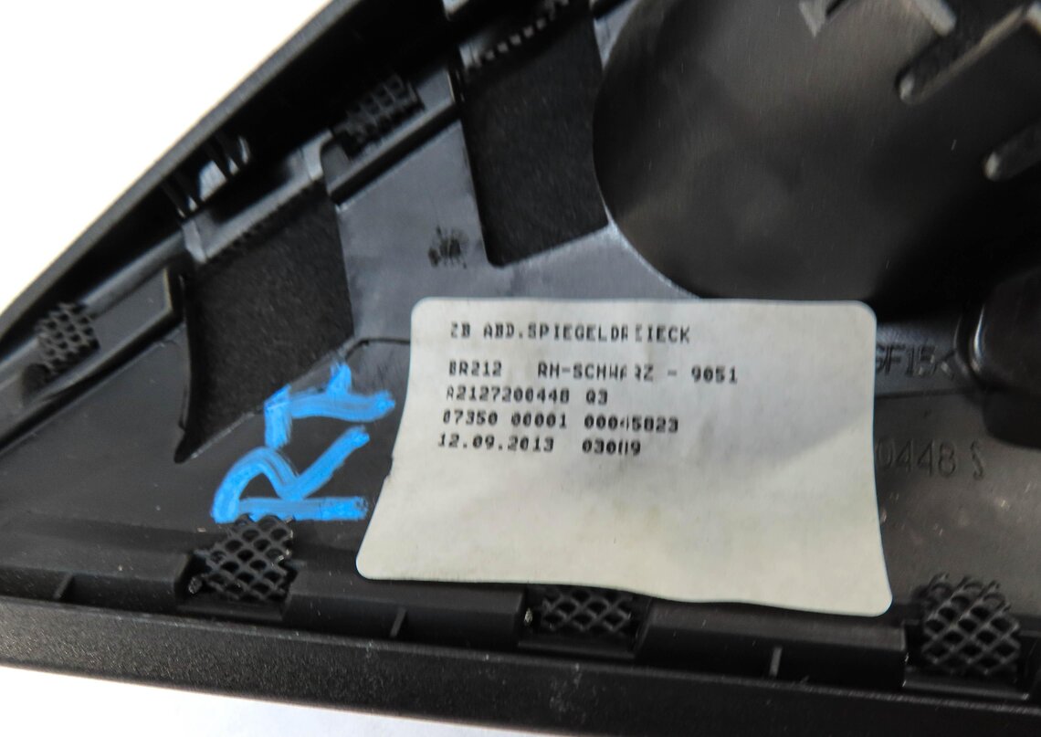 Thumbnail 4: 2014 MERCEDES E350 (W212) FRONT RIGHT DOOR HARMAN SPEAKER TRIM COVER (BLACK)