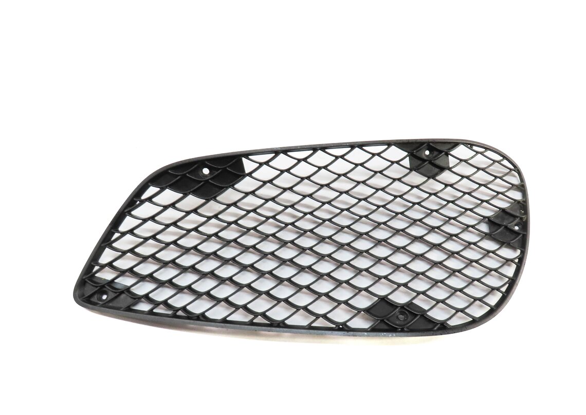 Thumbnail 2: 2014-2016 MERCEDES E-CLASS (W212) FRONT RIGHT PASSENGER LOWER BUMPER GRILLE TRIM