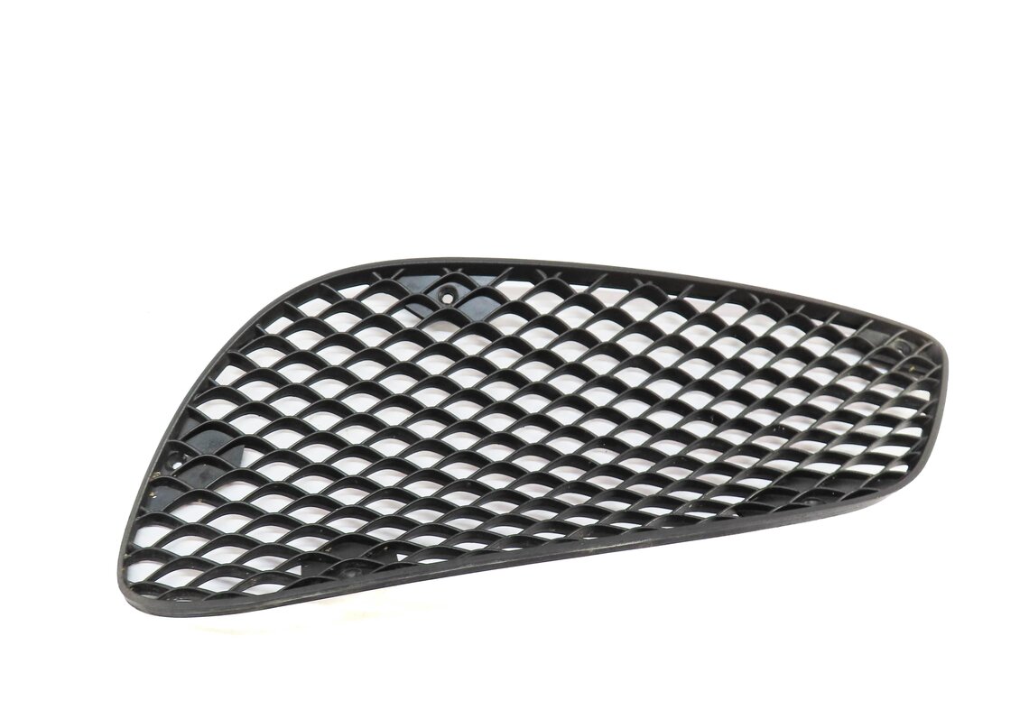 Thumbnail 3: 2014-2016 MERCEDES E-CLASS (W212) FRONT RIGHT PASSENGER LOWER BUMPER GRILLE TRIM