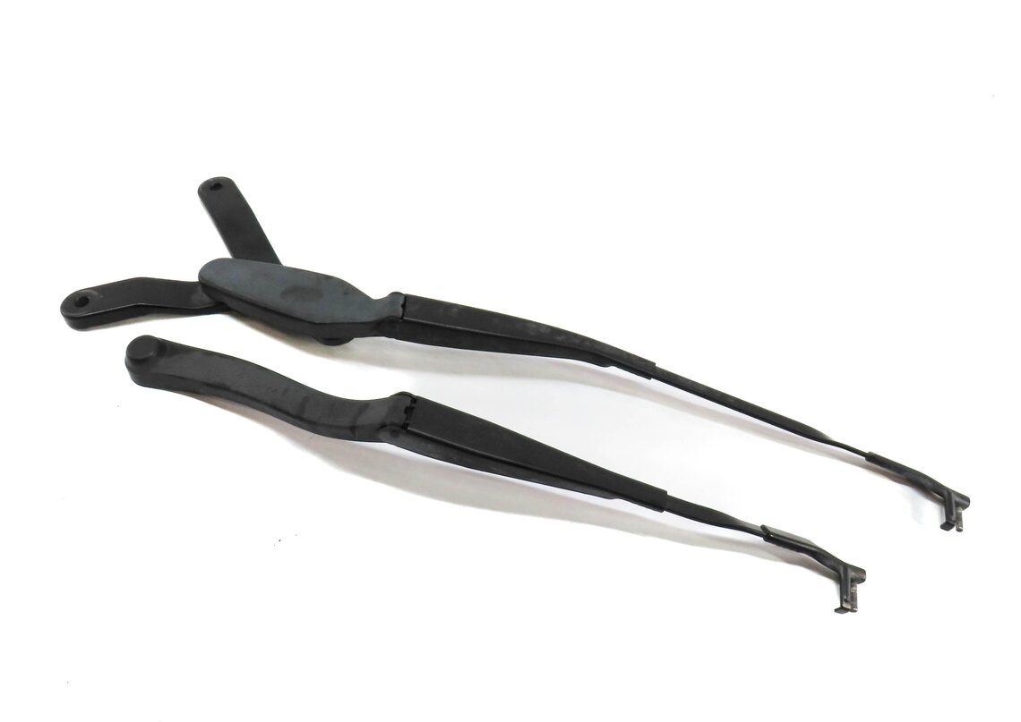 12-17 MERCEDES C E CLASS (W205 W212) FRONT LEFT & RIGHT WINDSHIELD WIPER ARM SET