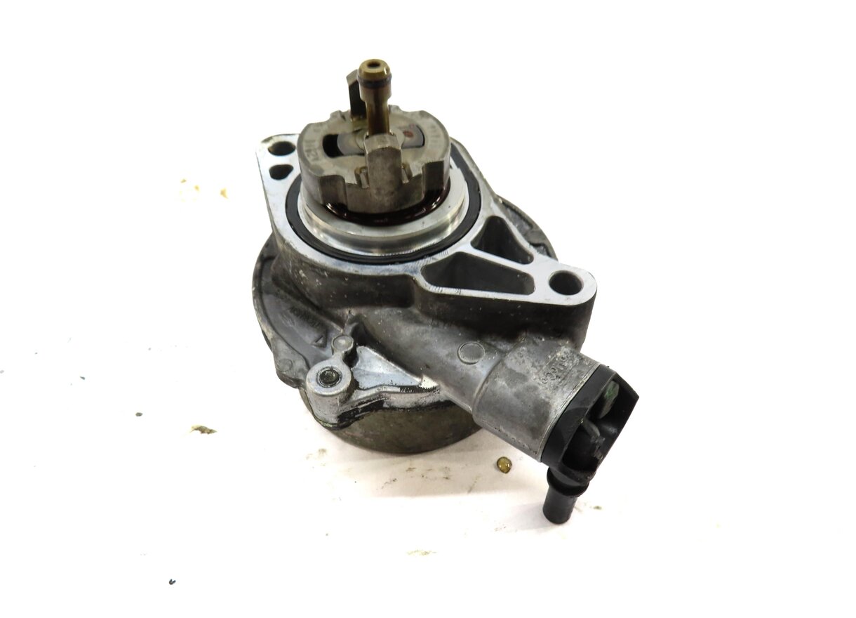 Thumbnail 3: 2010-2019 RANGE ROVER SPORT LR4 JAGUAR XE XF XK - 3.0L / 5.0L BRAKE VACUUM PUMP