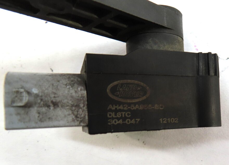 Thumbnail 5: 2012 RANGE ROVER (L322) REAR RIGHT SUSPENSION HEIGHT LEVEL SENSOR AH425A955BD