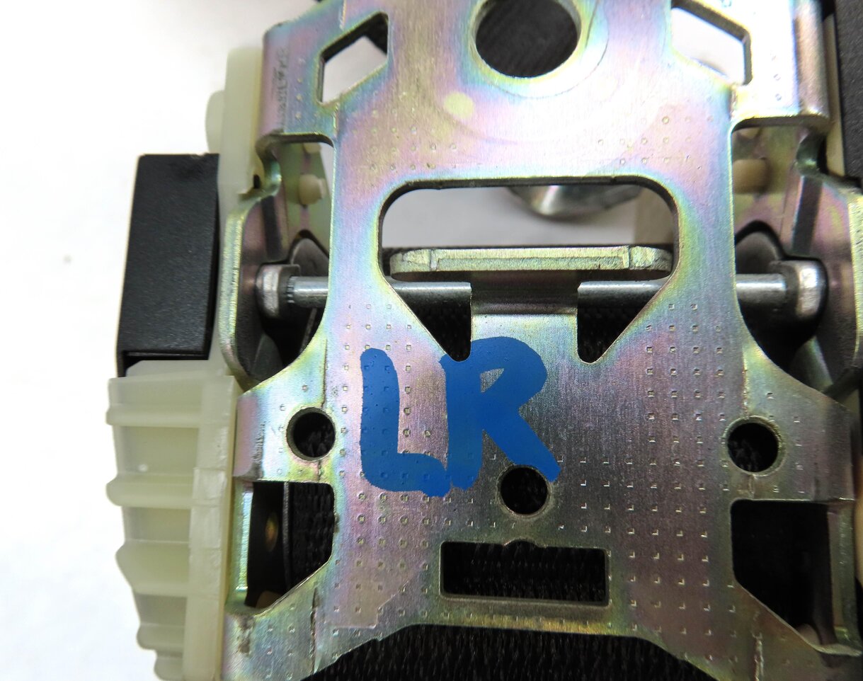 Thumbnail 4: 2012 RANGE ROVER L322 REAR LEFT 2ND ROW SEATBELT RETRACTOR (BLACK) AH42F611B69BB