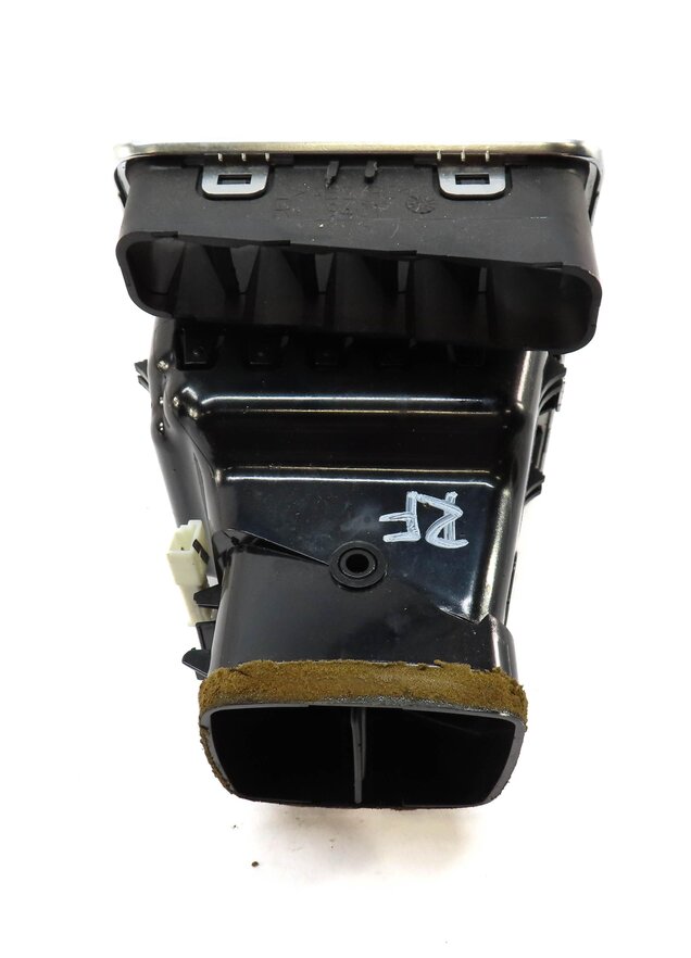 Thumbnail 3: 2012 RANGE ROVER (L322) FRONT RIGHT PASSENGER OUTER HVAC A/C HEATER AIR VENT