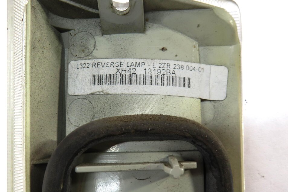 Thumbnail 4: 2012 RANGE ROVER (L322) REAR LEFT DRIVER SIDE TRUNK REVERSE LIGHT XH4213192BA