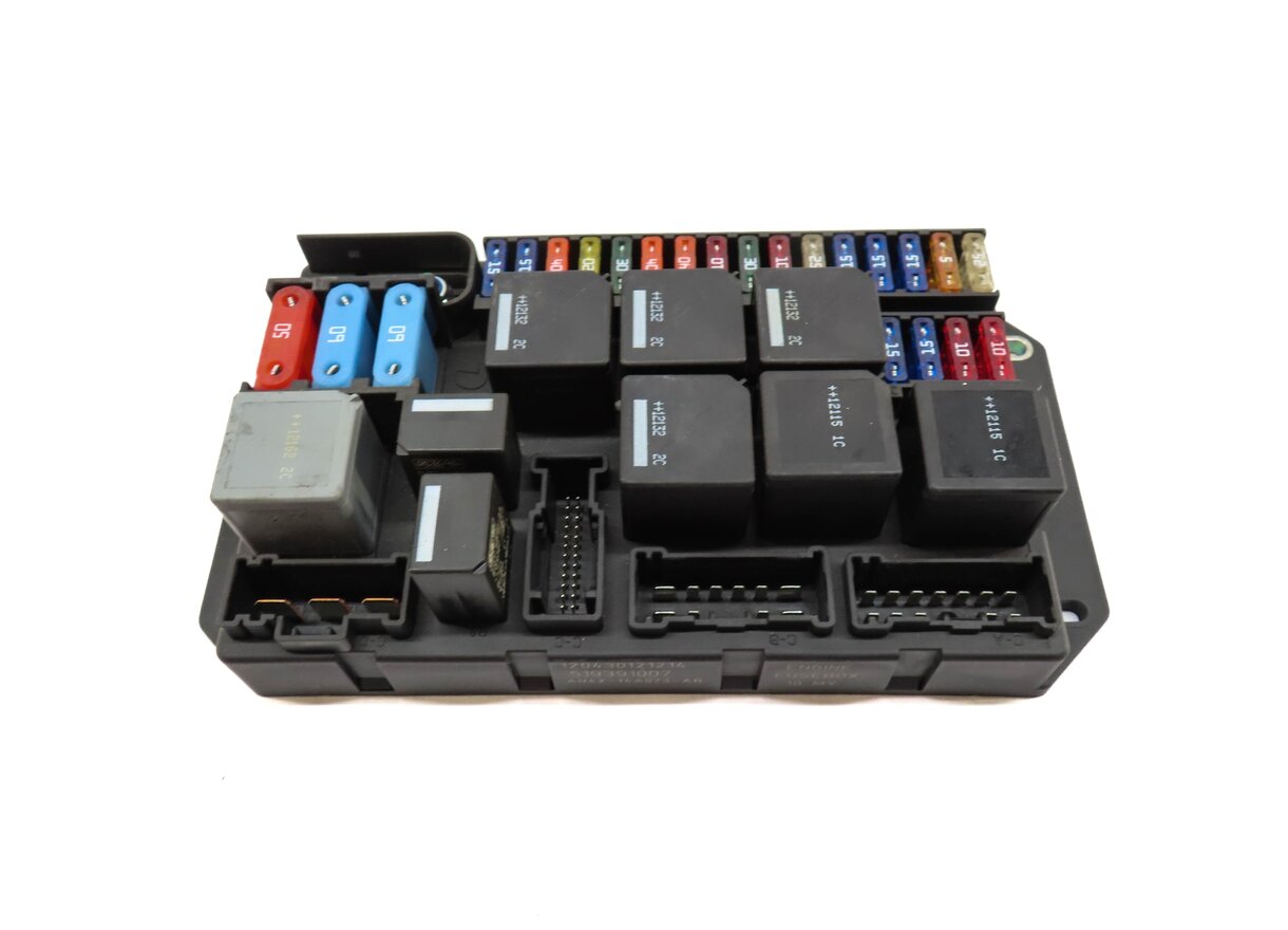 Thumbnail 3: 2010-2012 RANGE ROVER (L322) 5.0L SUPERCHARGED ENGINE FUSE BOX